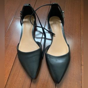 Crown Vintage black flats with ankle straps size 6 1/2